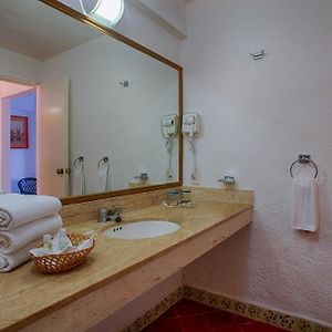 One Bedroom Ocean Front Suite